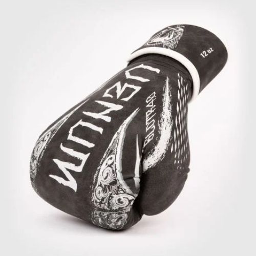 Venum GLDTR 4.0 guanti da boxe uomo nero VENUM-04145