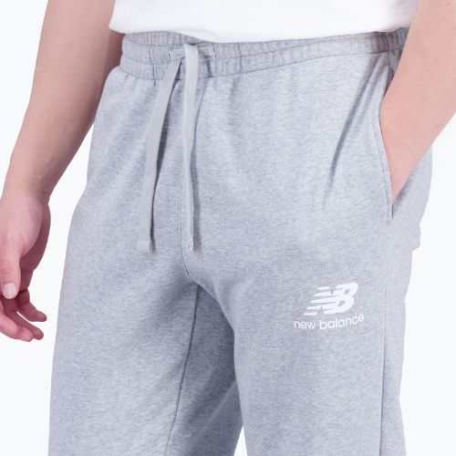 Pantaloni New Balance Essentials Stacked Logo French da uomo di colore grigio sportivo