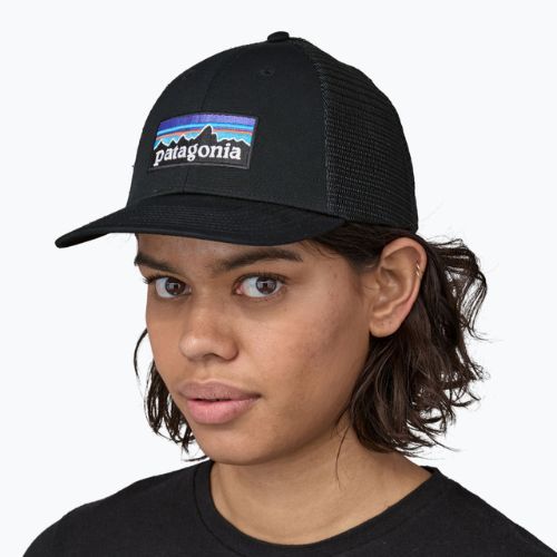 Cappello Patagonia P-6 Logo LoPro Trucker nero
