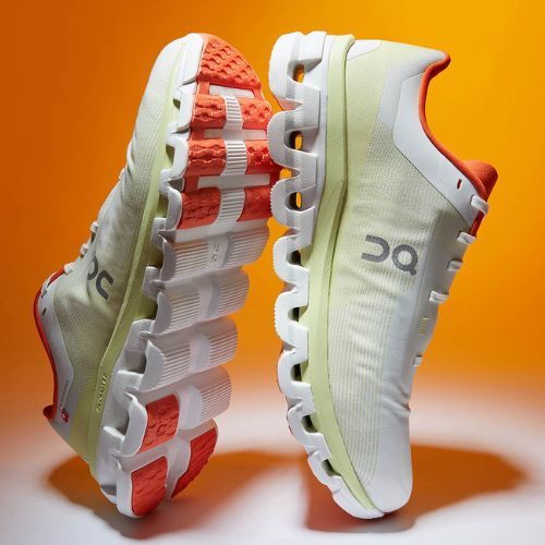 Scarpe da corsa On Cloudflow 4 bianco/fieno da uomo