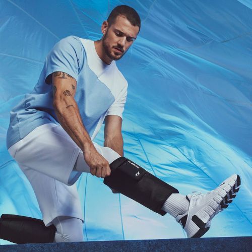 Dispositivo di rigenerazione delle gambe Normatec Go nero