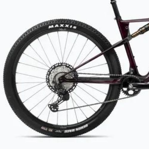 Orbea Oiz M-Pro 2024 mountain bike in carbonio rosso vino/titanio