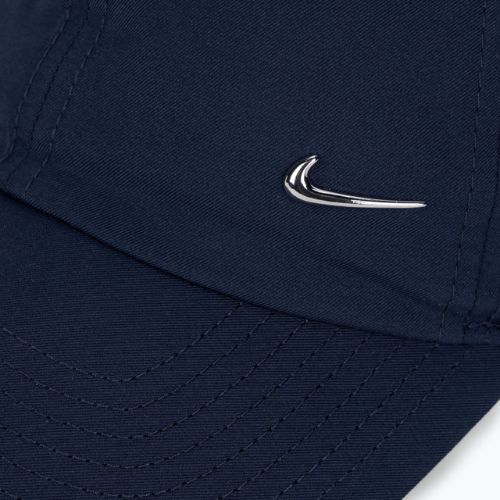 Cappello da baseball Nike Dri-Fit Club Unstructured Metal Swoosh mezzanotte marina/argento metallico