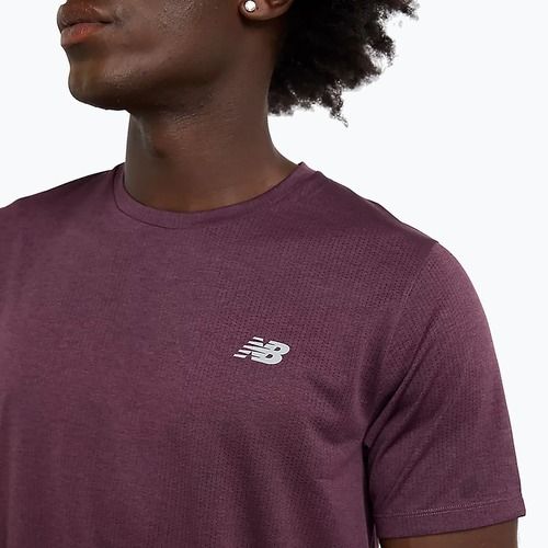 Maglietta New Balance Athletics Run prugna marrone da uomo