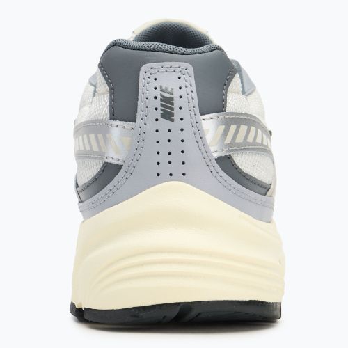 Nike Initiator uomini scarpe da corsa luce osso / latte di cocco / argento metallico / grigio fumo