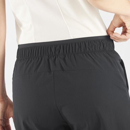 Pantaloncini Salomon Wayfarer Ease donna nero profondo