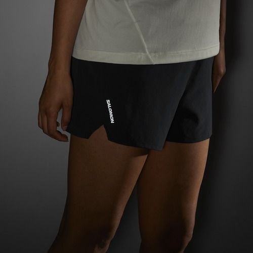 Pantaloncini da corsa Salomon SHAKEout Core 4" donna nero intenso