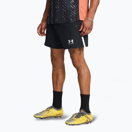 Pantaloncini da calcio Under Armour Challenger Pro Woven nero / bianco da uomo