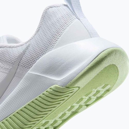 Scarpe da ginnastica da donna Nike MC Trainer 3 bianco/argento metallico/volt chiaro
