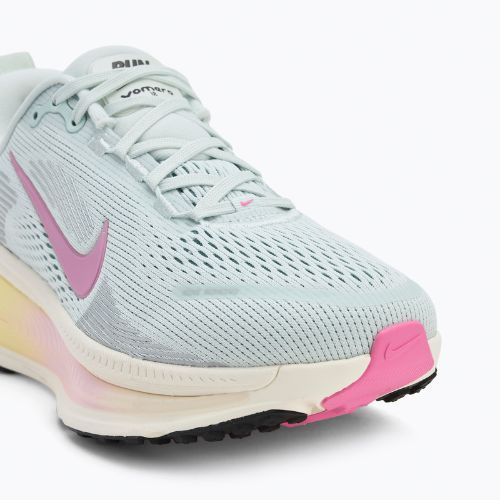 Scarpe da running donna Nike Vomero 18 barely grey/pale ivory/cannon/playful pink