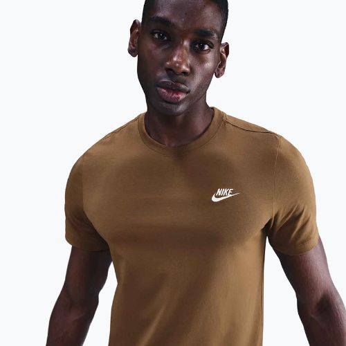 T-shirt uomo Nike Sportswear Club mosswood brown