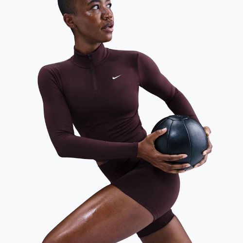 Maglia a maniche lunghe da donna Nike One Fitted Dri-Fit 1/4 Zip Mid Layer burgundy crush/white