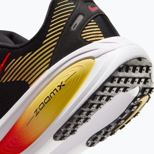 Buty do biegania męskie Nike Vomero 18 black/light crimson/bright crimson