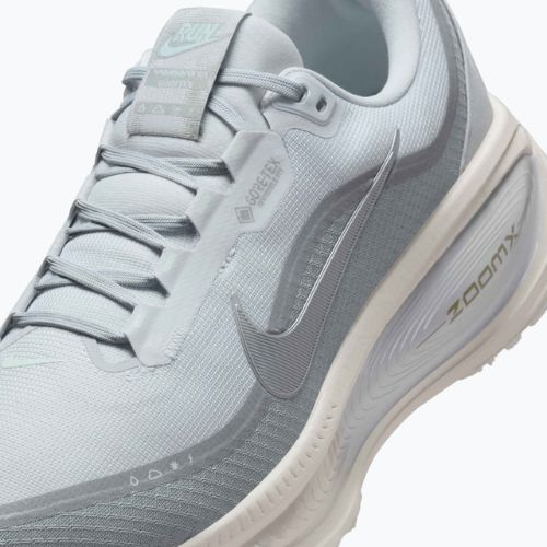 Scarpe da running uomo Nike Vomero 18 GORE-TEX pure platinum/metallic silver