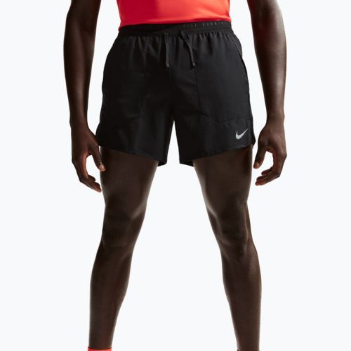 Pantaloni corti da uomo Nike Stride Dri-Fit foderati 5"