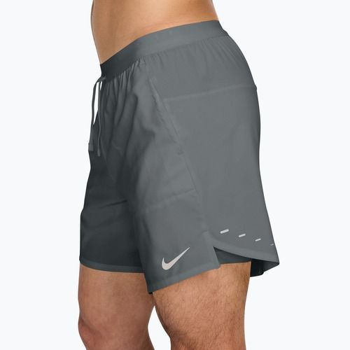 Pantaloncini da corsa uomo Nike Stride Dri-Fit 2in1 7" smoke grey