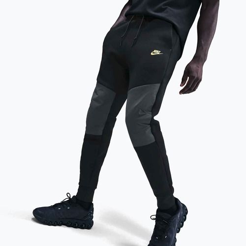 Pantaloni da uomo Nike Tech Joggers black/dark smoke grey/metallic gold