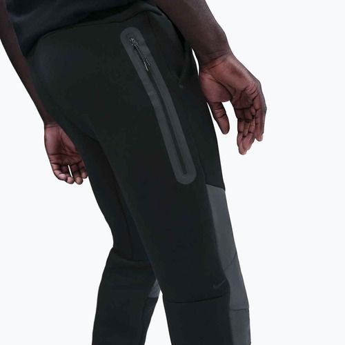 Pantaloni da uomo Nike Tech Joggers black/dark smoke grey/metallic gold