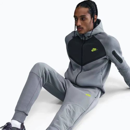 Pantaloni da uomo Nike Tech Joggers cool grey/cool grey/volt