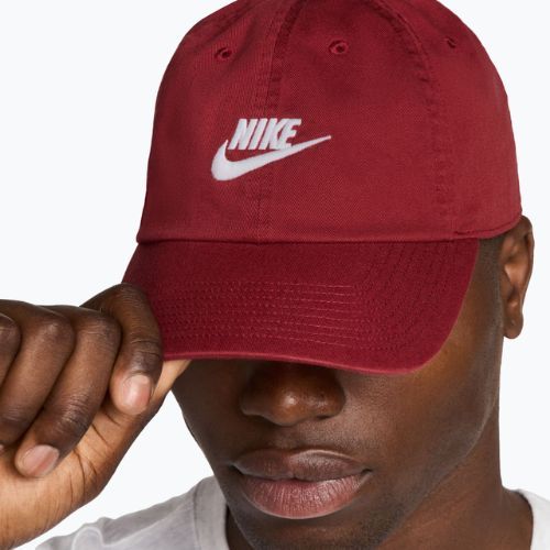 Cappellino con visiera Nike Club Unstructured Futura Wash team crimson/white