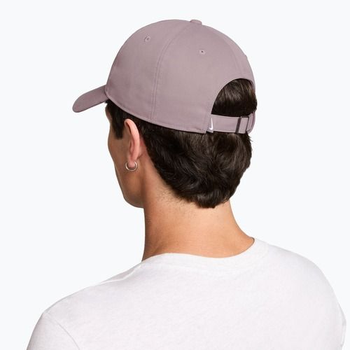 Cappellino con visiera Nike Club Unstructured Swoosh Light Violet Ore/Particle Rose
