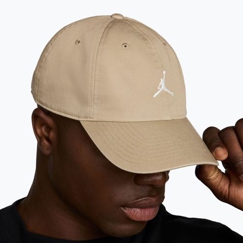 Cappellino con visiera Nike Jordan Club Unstructured Curved-Bill khaki/sail