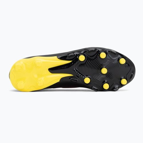 Scarpe da calcio per bambini New Balance Tekela Team V5 black 100/punch yellow/fire cracker