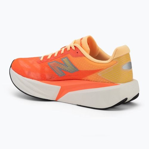 Scarpe da running da donna New Balance FuelCell Rebel V5 tangerine heat/silver metallic