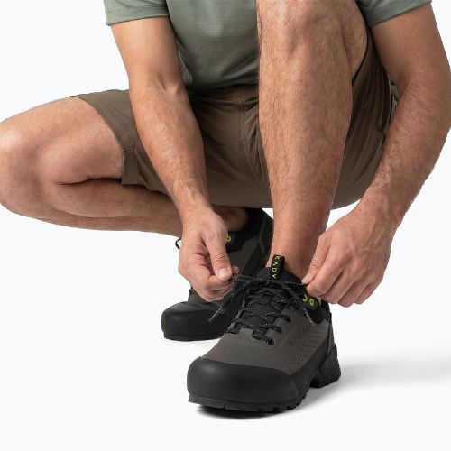 Scarpe da trekking uomo KADVA Strike Low WP nere