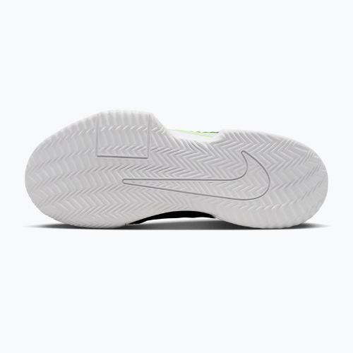 Scarpe da tennis da donna Nike GP Challenge Pro black/anthracite/volt/white