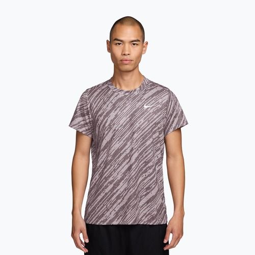 Maglietta da tennis da uomo Nike Court Dri-Fit Victory Print platinum violet/white