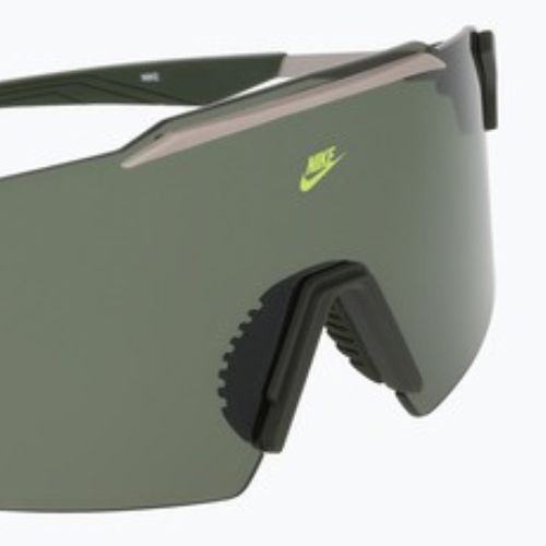 Occhiali da sole Nike Limitless Shield sequoia/green