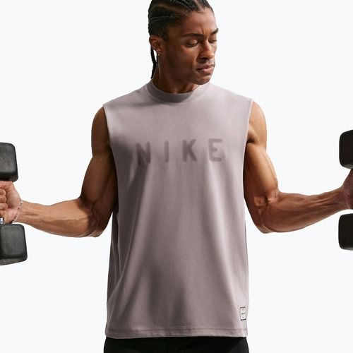 Maglietta da allenamento da uomo Nike Athletic Club Dri-Fit light violet ore/light violet ore