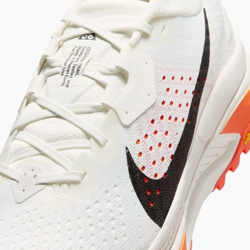 Scarpe da corsa uomo Nike ACG Zegama Trail summit white/phantom/safety orange/black