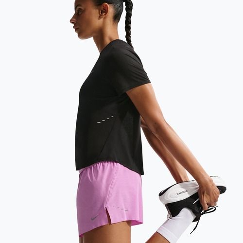 Pantaloncini da corsa da uomo Nike Swift Breathe Dri-Fit Mid-Rise 2.5" light magenta/photon dust