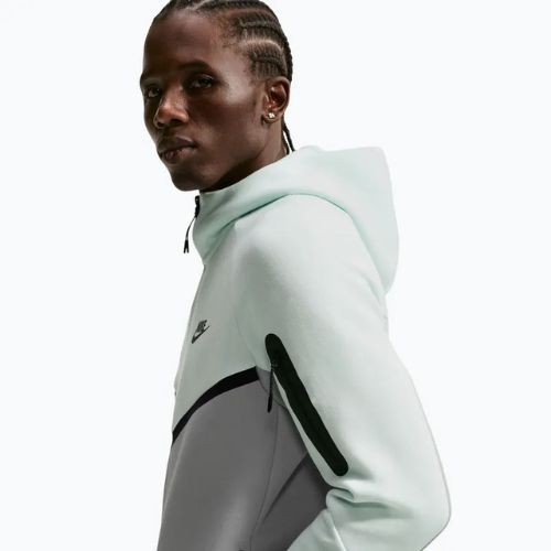 Felpa da uomo Nike Tech Windrunner Full Zip barely green/light silver/black