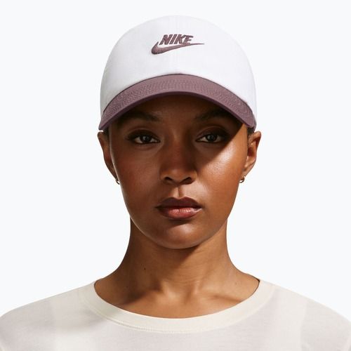 Cappellino con visiera Nike Club Unstructured Futura Wash white/tattoo/tattoo