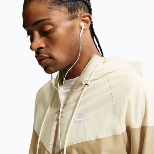 Giacca uomo Nike Sportswear Windrunner parachute beige/light khaki/white