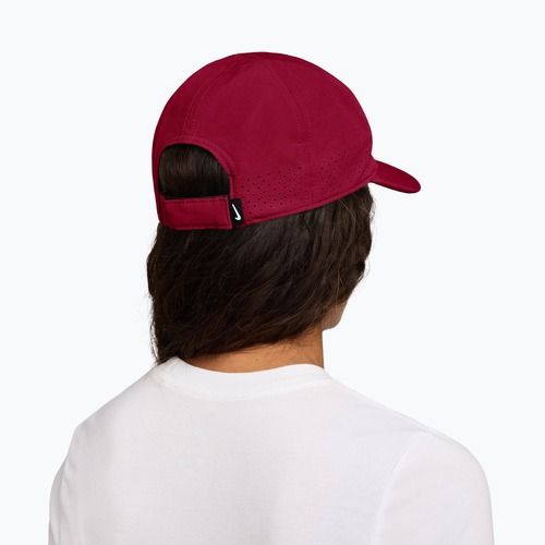 Cappellino con visiera Nike Dri-FIT ADV Club team red/pale ivory