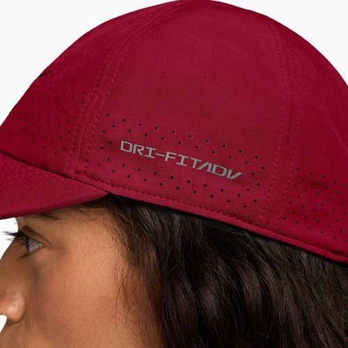 Cappellino con visiera Nike Dri-FIT ADV Club team red/pale ivory