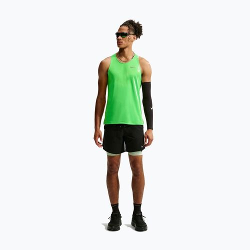 Maglia da corsa da uomo Nike Stride green spark