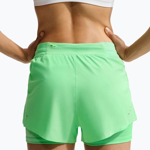 Pantaloncini da corsa da donna Nike Swift Mid-Rise 2in1 illusion green