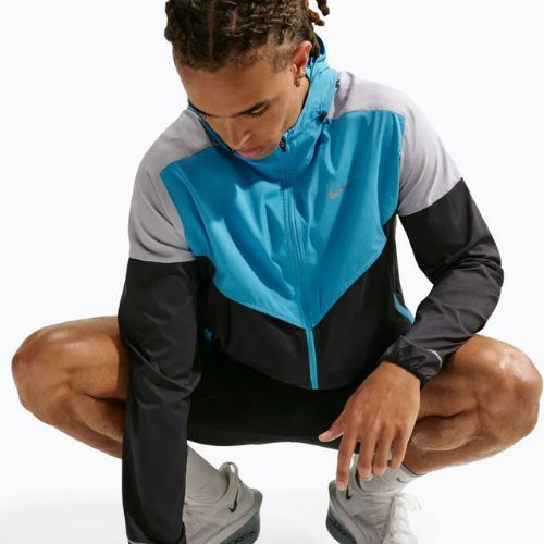 Giacca da corsa da uomo Nike Impossibly Light Windrunner black/light current blue/wolf grey