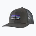 Cappello Patagonia P-6 Logo Trucker grigio fucina