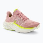 Scarpe da corsa da donna New Balance Fresh Foam X More v4 rosa luna