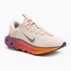 Scarpe da allenamento donna Nike Motiva SE pearl white/pale ivory/vivid purple/mtl gold grain