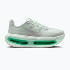 Scarpe da running da donna Nike Vomero Premium barely green/metallic silver