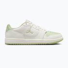 Scarpe da donna Nike Jordan Court Connect Low sail/olive aura
