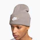Cappello invernale Nike Peak Futura Beanie moon particle/white
