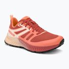 Scarpe da corsa da donna Inov-8 Trailfly rosa polveroso/rosa pallido